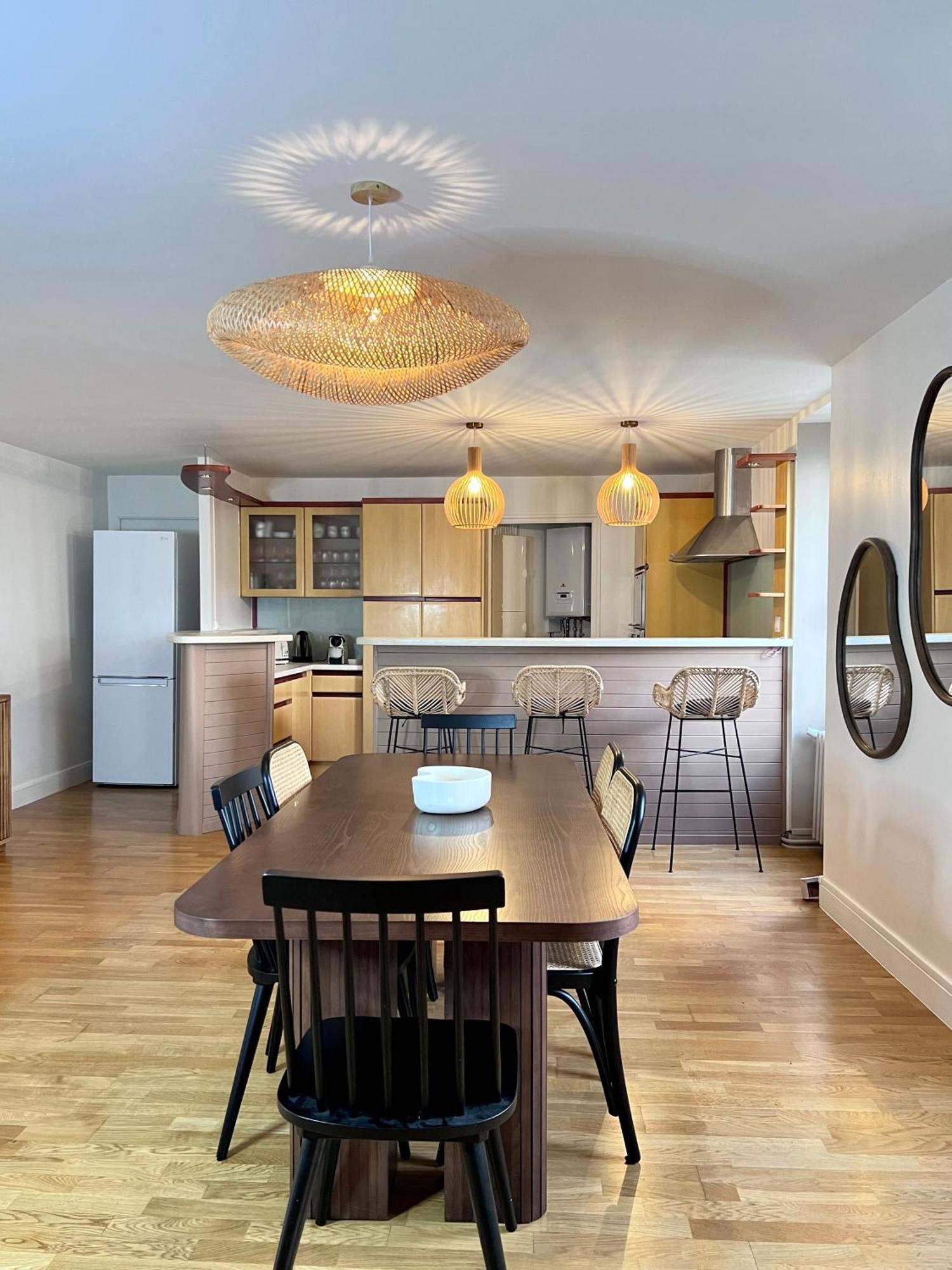 Apartment Grand Ultra Moderne Plein Centre, A Pieds, Avec Parking *