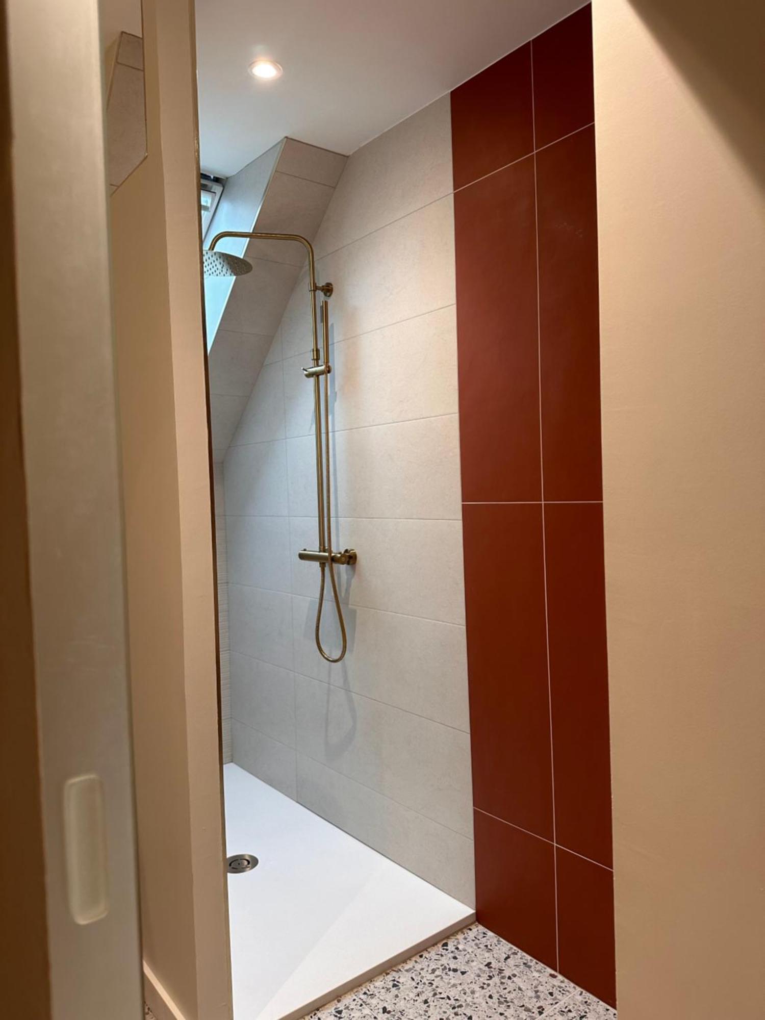 Apartment Grand Ultra Moderne Plein Centre, A Pieds, Avec Parking Concarneau